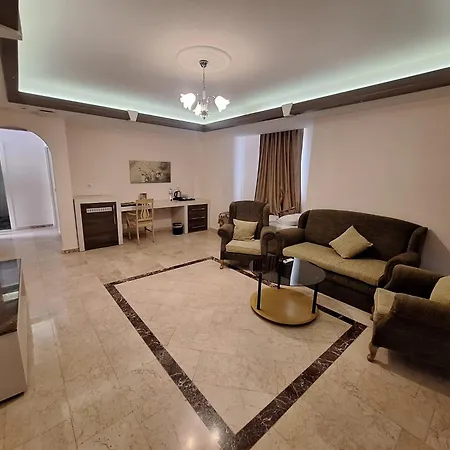 07 Group Aparthotel