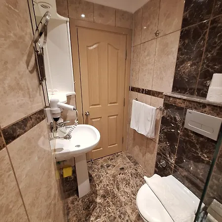 07 Group Apartahotel 3*